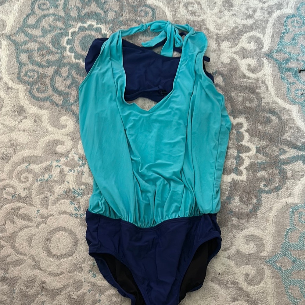 👙 2/$30 👙 Two-Tone Halter Swimsuit